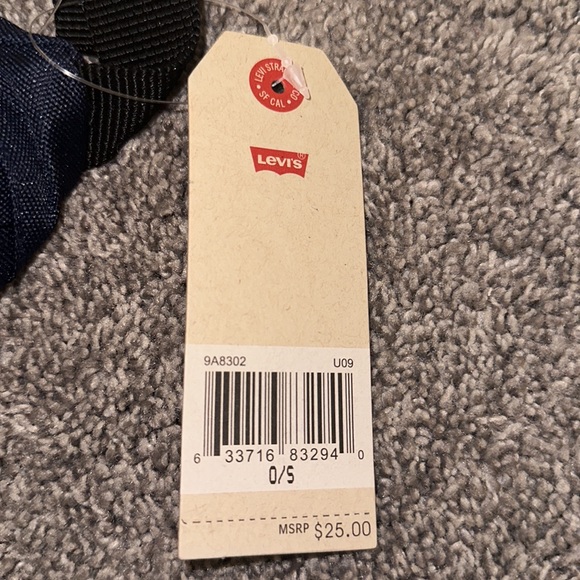 Levi's ® Wordmark Unisex Navy Blue Waist Pack - Picture 9 of 9